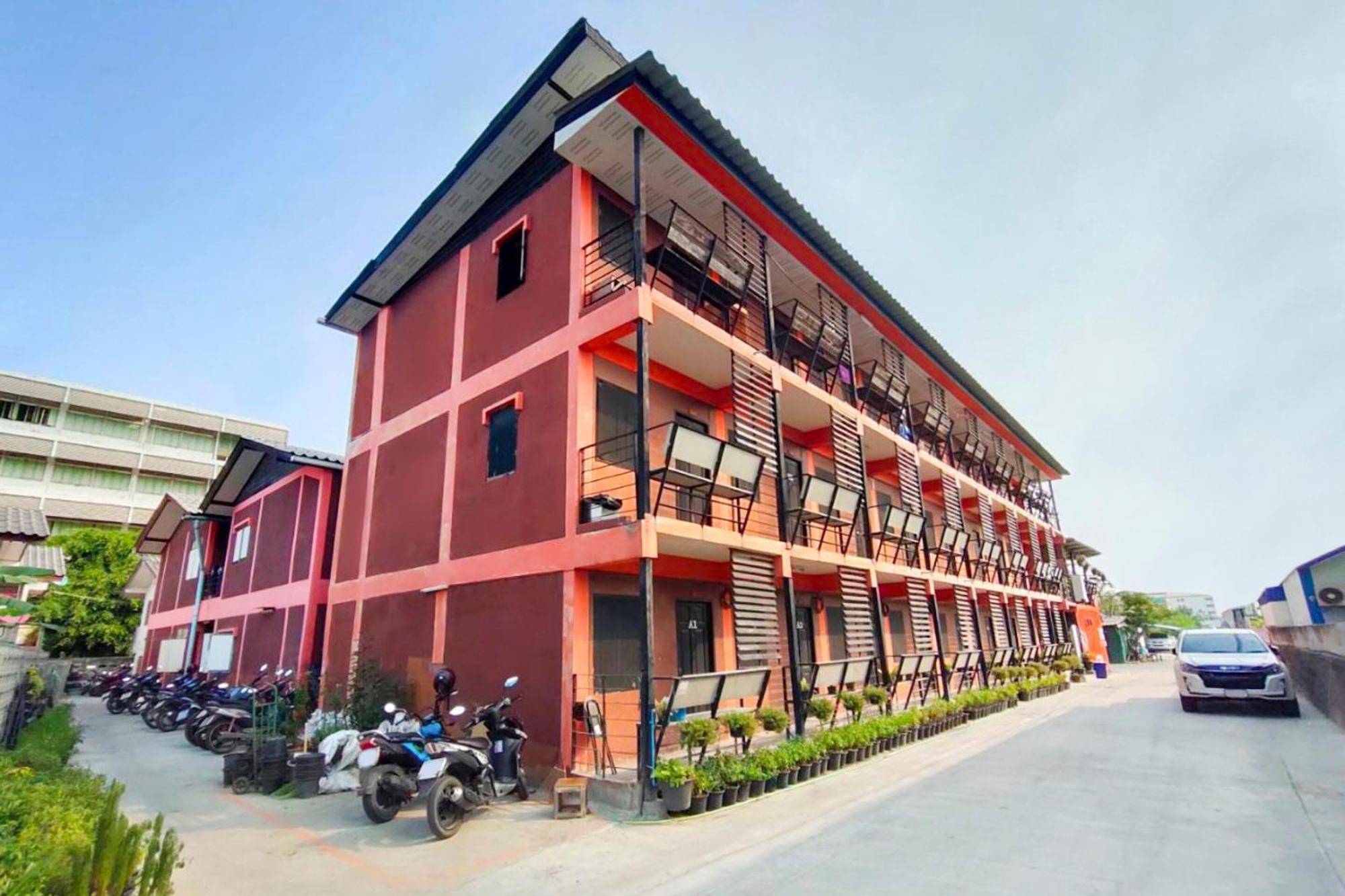 Oyo 560 Chang Hostel Suvarnabhumi 曼谷 外观 照片