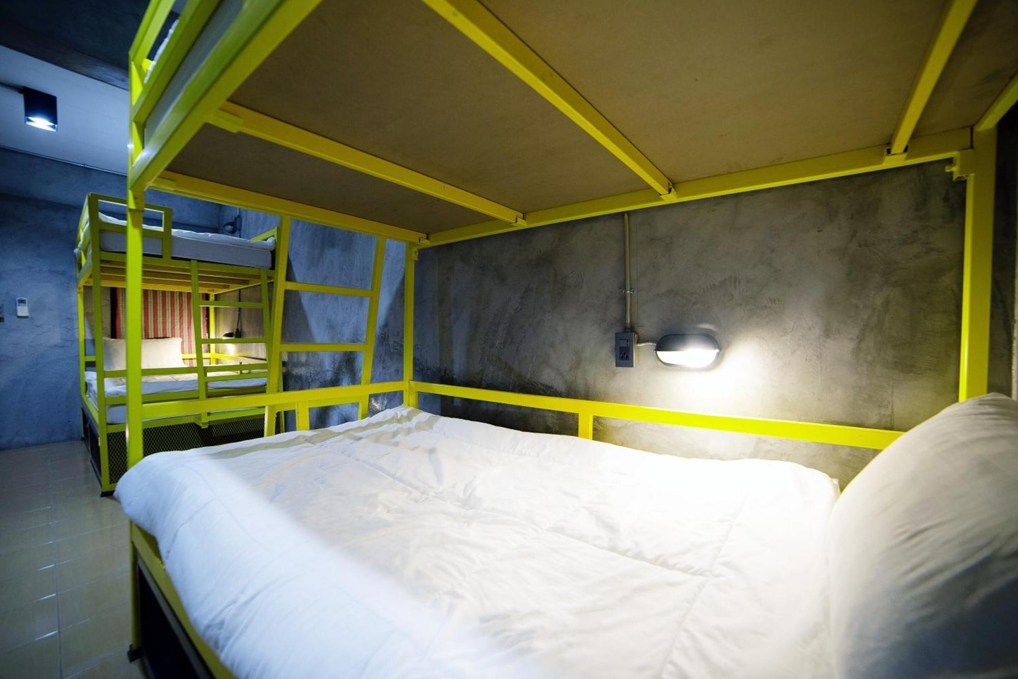 Oyo 560 Chang Hostel Suvarnabhumi 曼谷 外观 照片