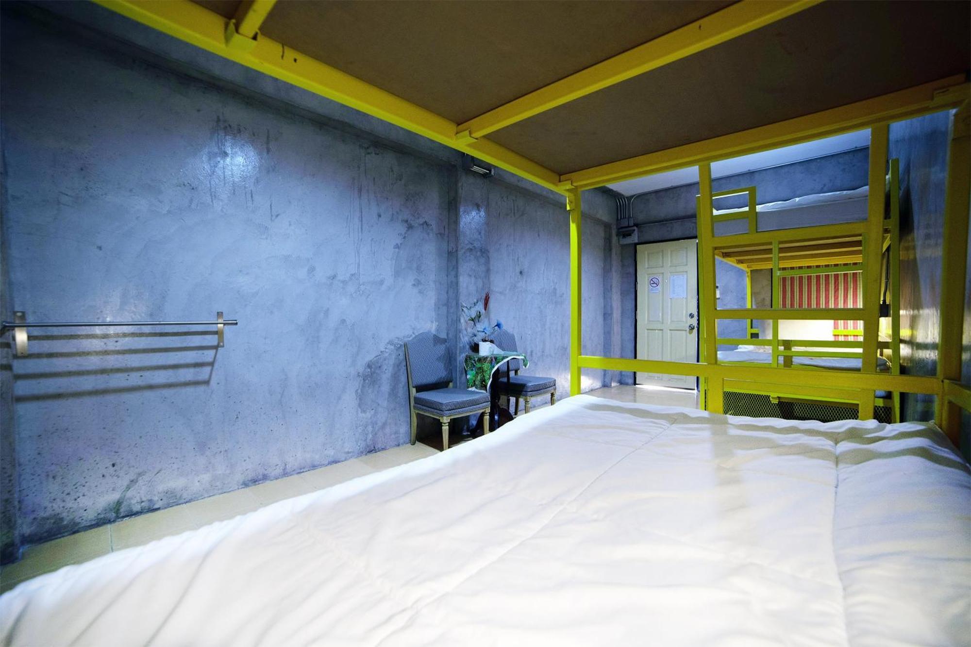 Oyo 560 Chang Hostel Suvarnabhumi 曼谷 外观 照片
