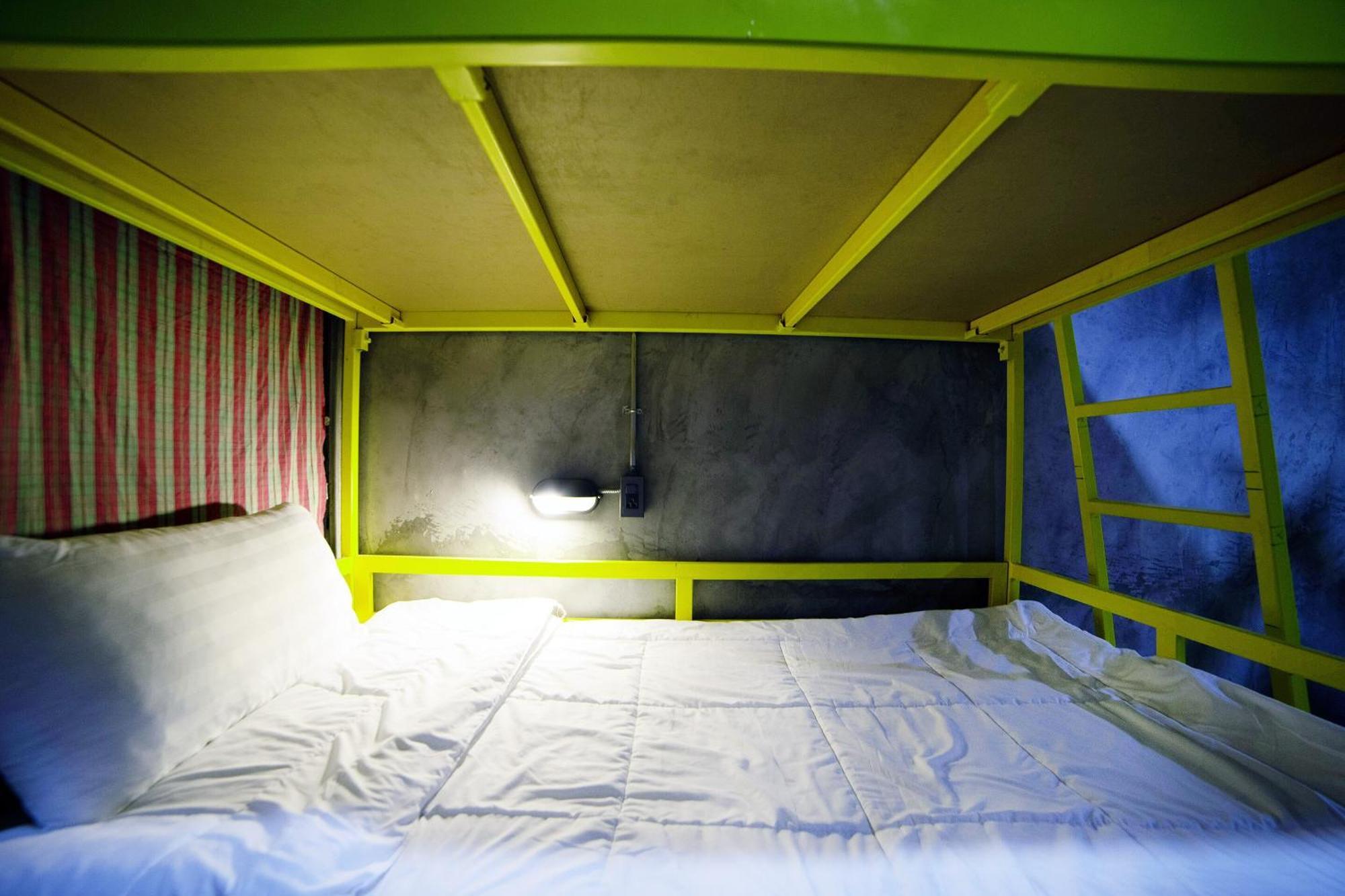 Oyo 560 Chang Hostel Suvarnabhumi 曼谷 外观 照片