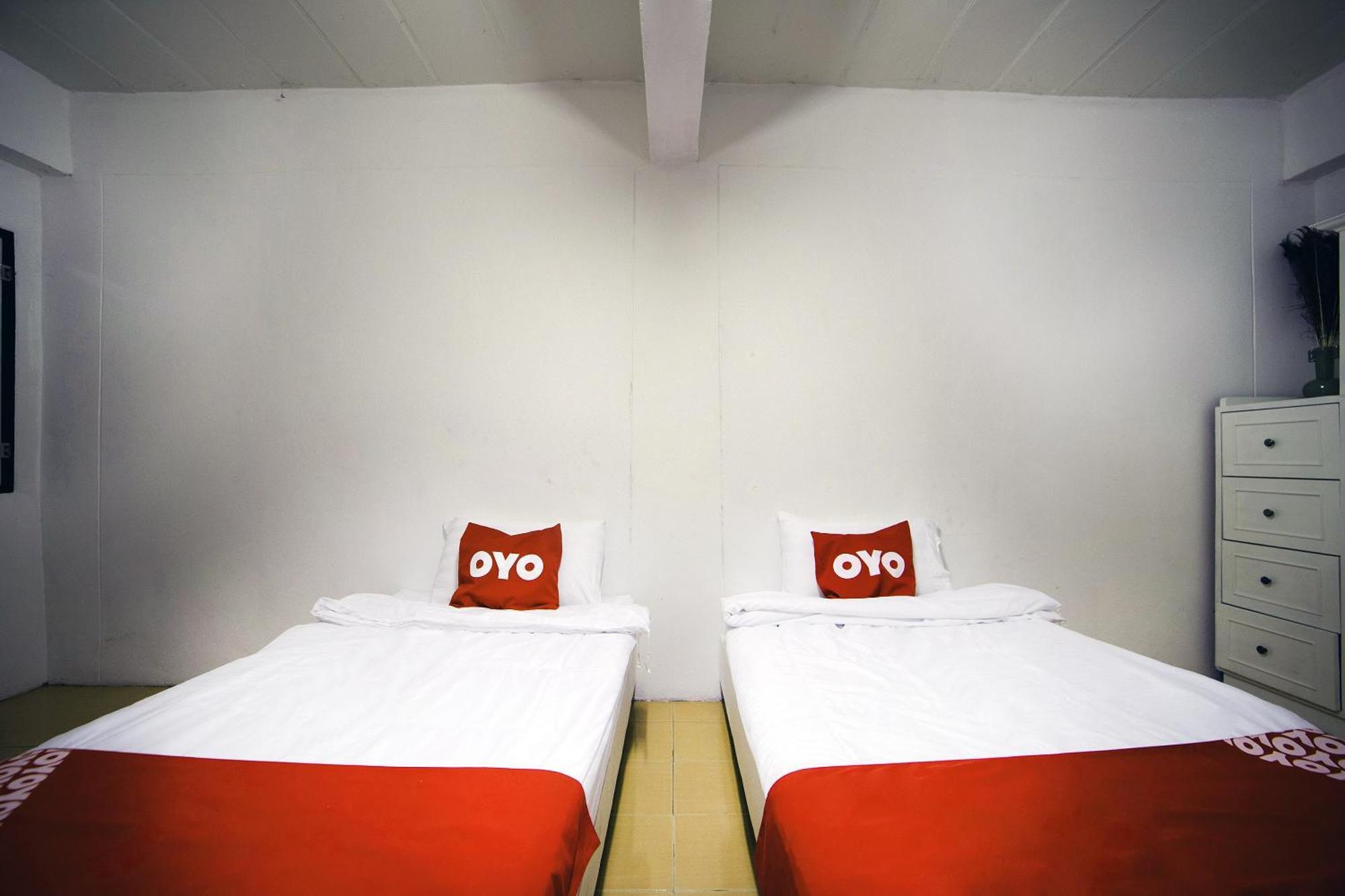 Oyo 560 Chang Hostel Suvarnabhumi 曼谷 外观 照片