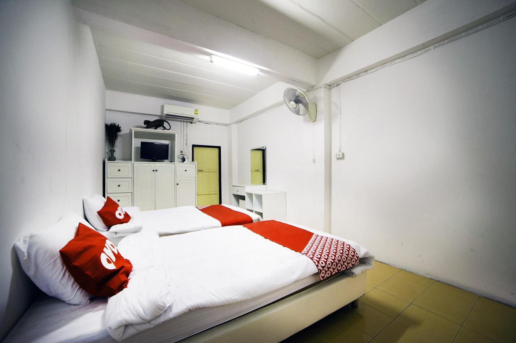 Oyo 560 Chang Hostel Suvarnabhumi 曼谷 外观 照片
