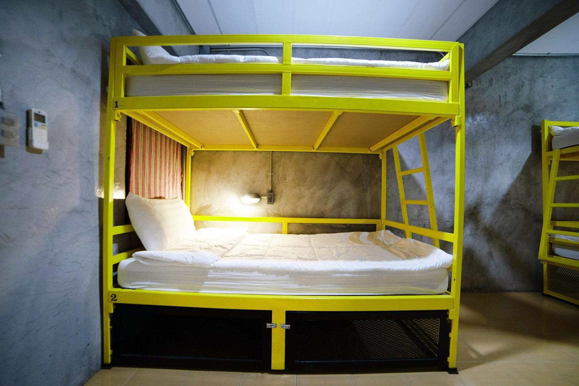 Oyo 560 Chang Hostel Suvarnabhumi 曼谷 外观 照片