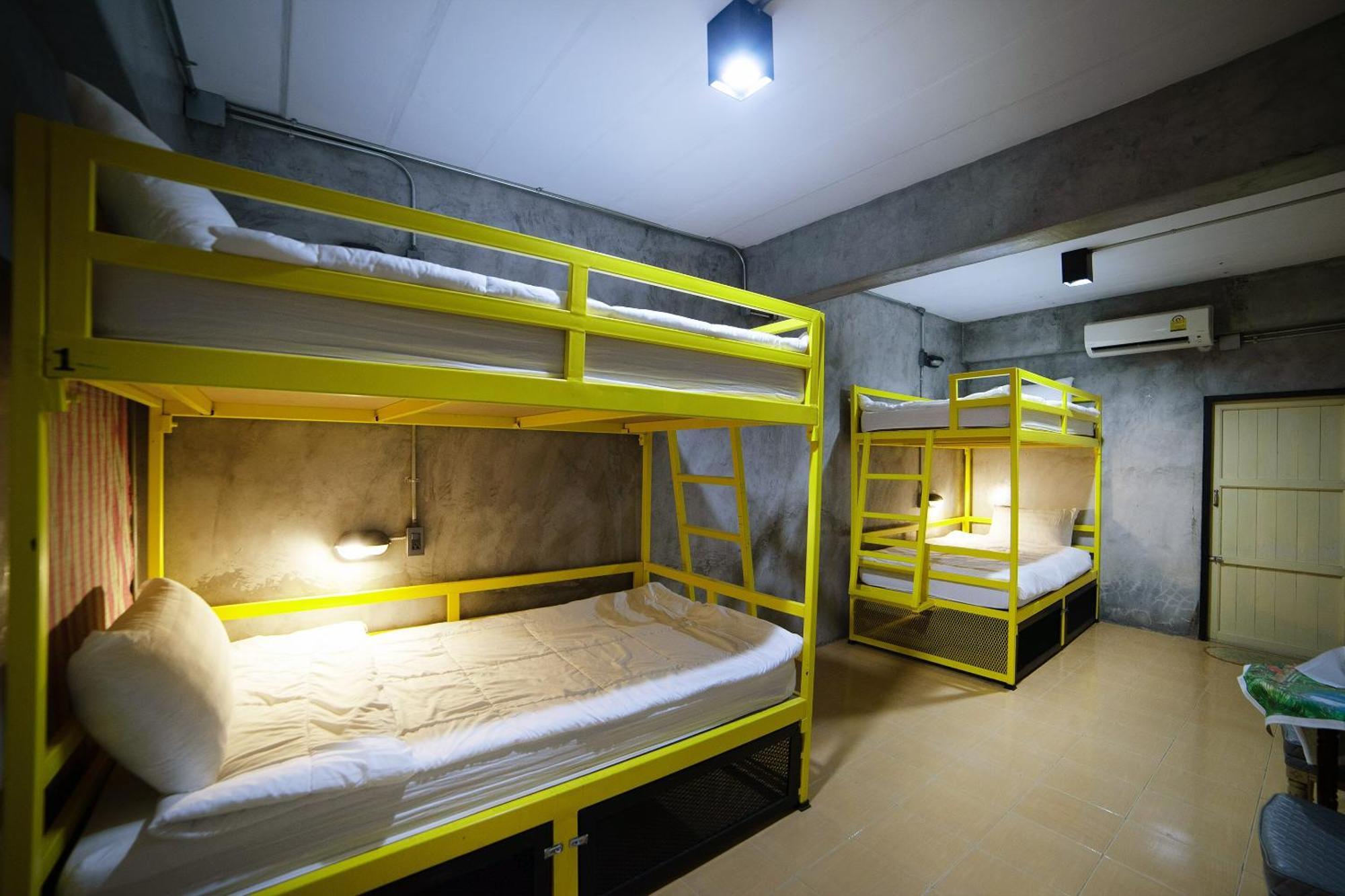 Oyo 560 Chang Hostel Suvarnabhumi 曼谷 外观 照片