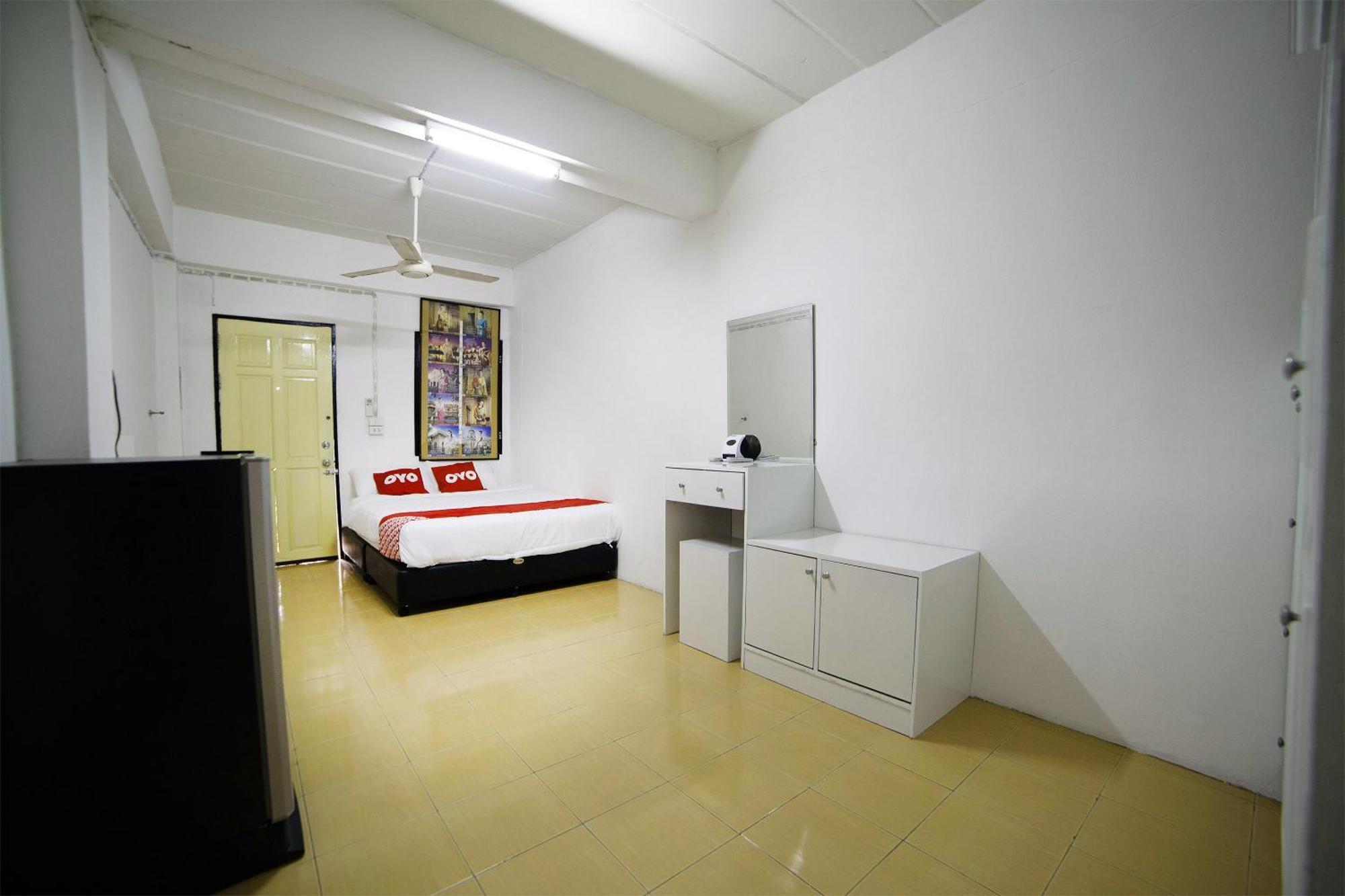 Oyo 560 Chang Hostel Suvarnabhumi 曼谷 外观 照片